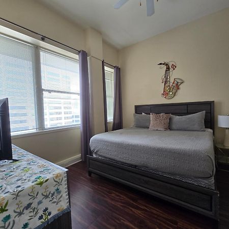Amazing Condos Beautiful View 2 Blocks To French Quarter, Small Rooftop Pool, Gym, Seanger Theater, Super Dome, And Bourbon St New Orleans Room photo