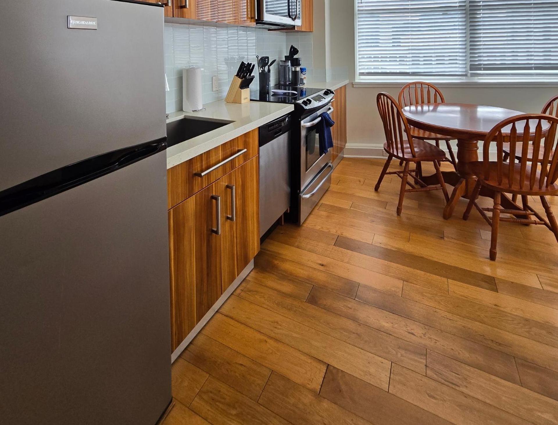Amazing Condos Beautiful View 2 Blocks To French Quarter, Small Rooftop Pool, Gym, Seanger Theater, Super Dome, And Bourbon St New Orleans Room photo