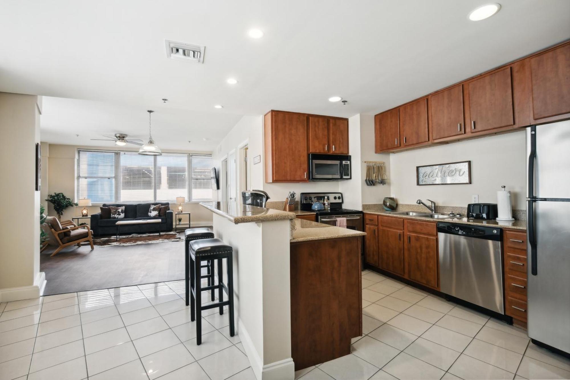 Amazing Condos Beautiful View 2 Blocks To French Quarter, Small Rooftop Pool, Gym, Seanger Theater, Super Dome, And Bourbon St New Orleans Room photo