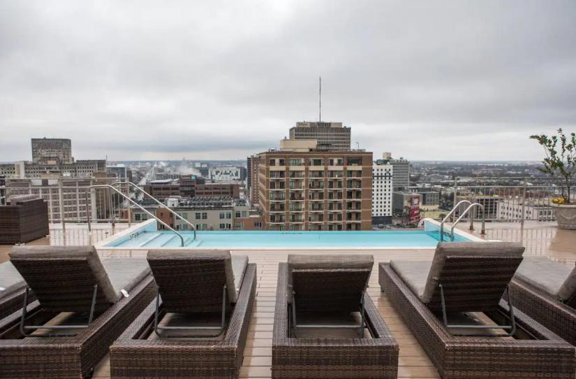 Amazing Condos Beautiful View 2 Blocks To French Quarter, Small Rooftop Pool, Gym, Seanger Theater, Super Dome, And Bourbon St New Orleans Exterior photo