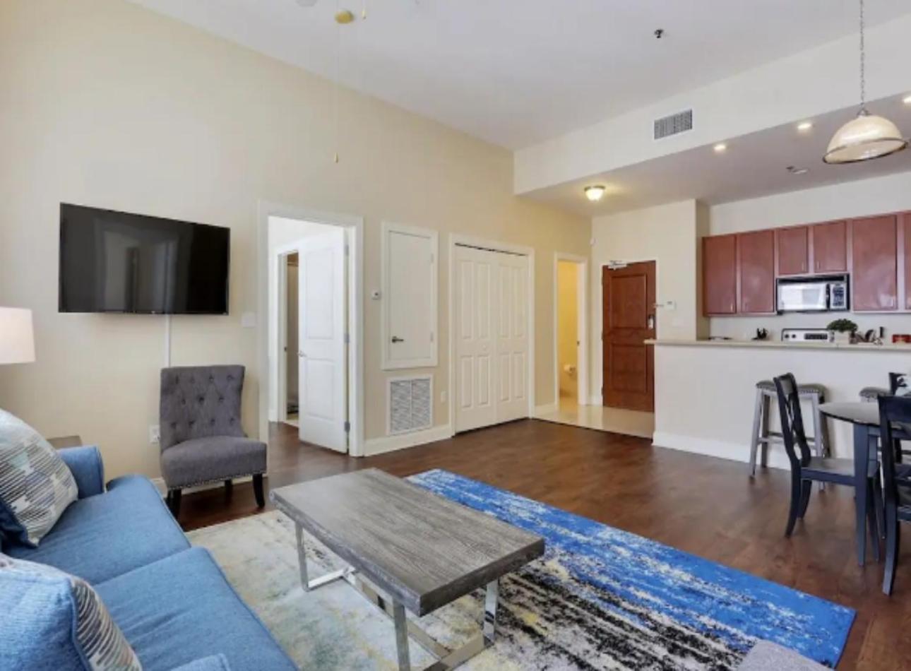 Amazing Condos Beautiful View 2 Blocks To French Quarter, Small Rooftop Pool, Gym, Seanger Theater, Super Dome, And Bourbon St New Orleans Exterior photo