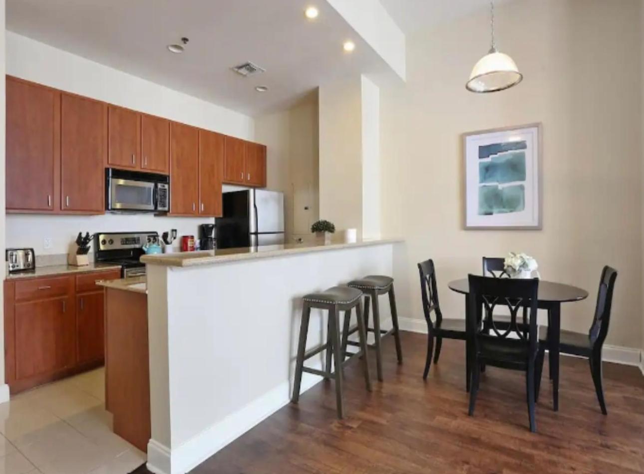 Amazing Condos Beautiful View 2 Blocks To French Quarter, Small Rooftop Pool, Gym, Seanger Theater, Super Dome, And Bourbon St New Orleans Exterior photo